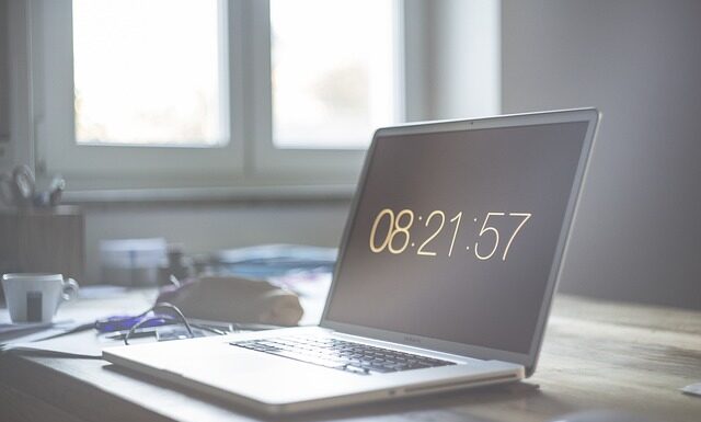 Jak uszyć piórnik na kredki?