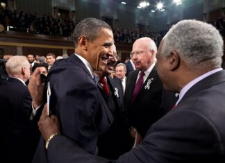 Ile Bayern zapłacił za Lewego?