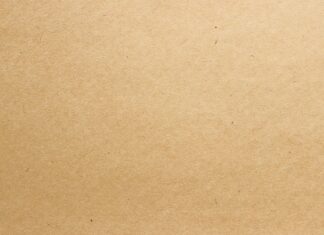 Czy karta pokładowa to to samo co bilet lotniczy?