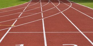 Jak wygląda boisko do badmintona?